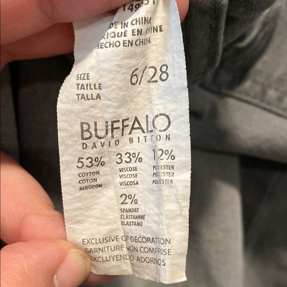 Buffalo David Bitton Aubrey Capri Skinny Jeans Size 6/28 Distressed - Picture 6 of 6